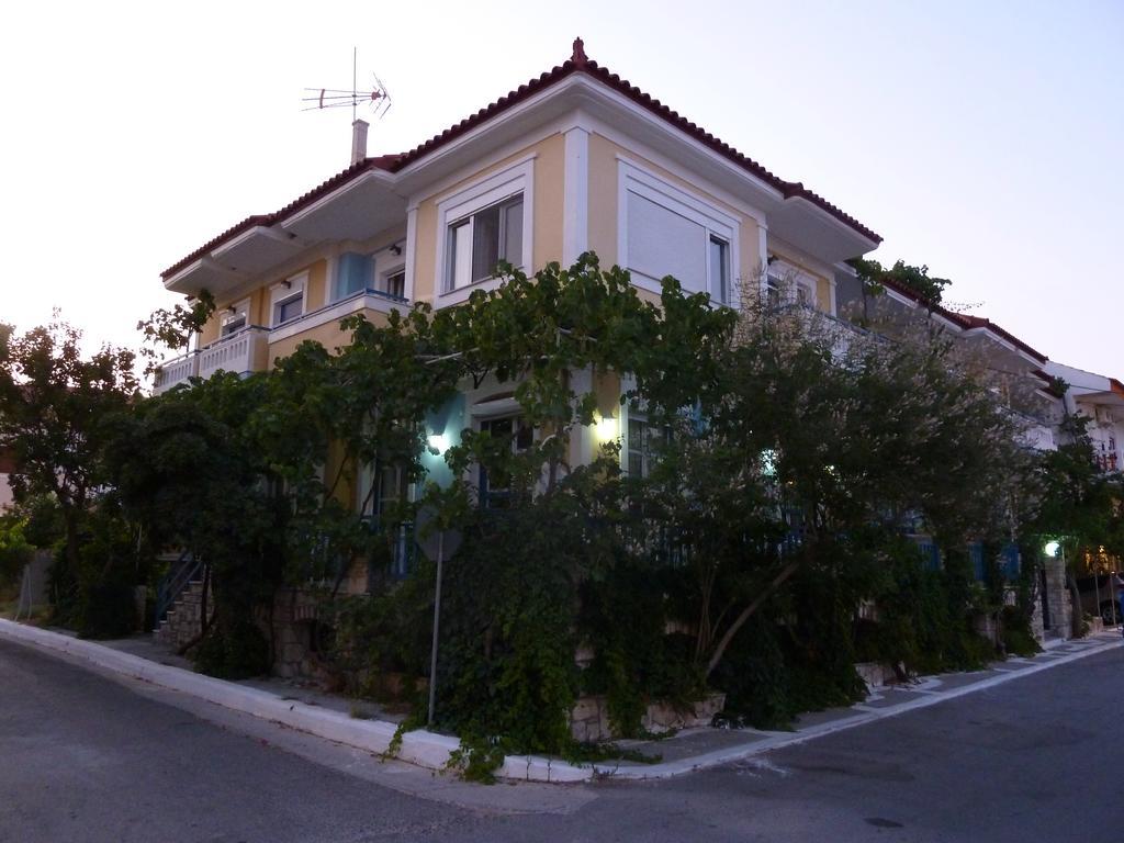 Paris Beach Hotel Iräon Exterior foto